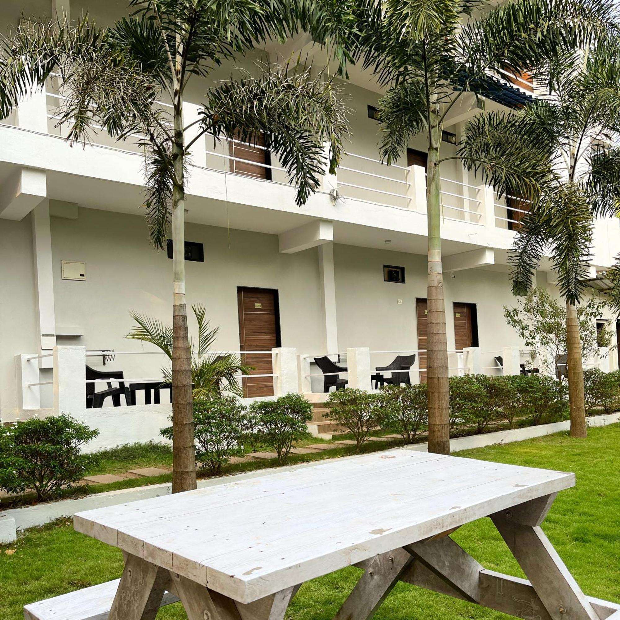 Fourteen Pods By The Sea Hotel Morjim Kültér fotó